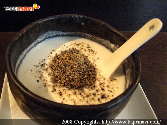 ゴマをいれてみます。