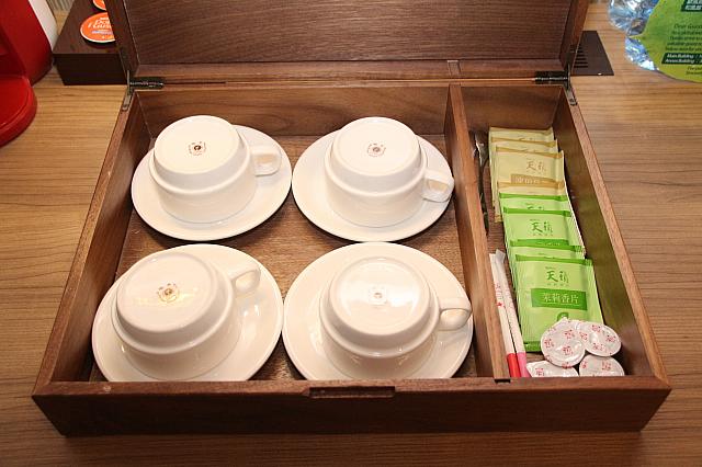 お茶はジャスミンとウーロン