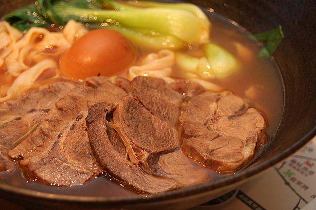 おすすめ、牛肉麺～！