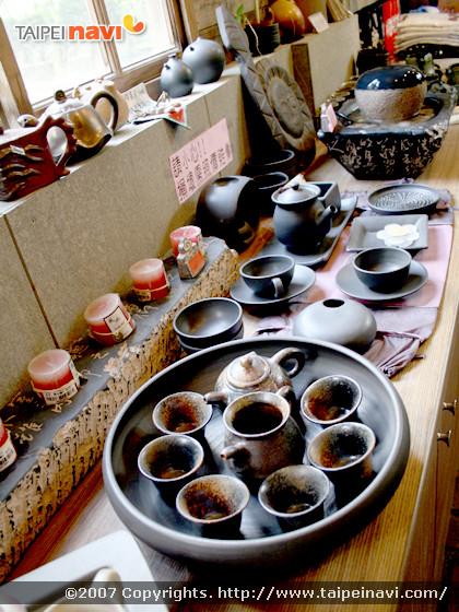 日月潭のラルーホテルのアロマオイル台もここ蛇窯で作られています。