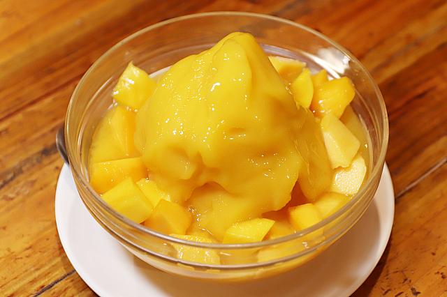 マンゴーシャーベットで〆