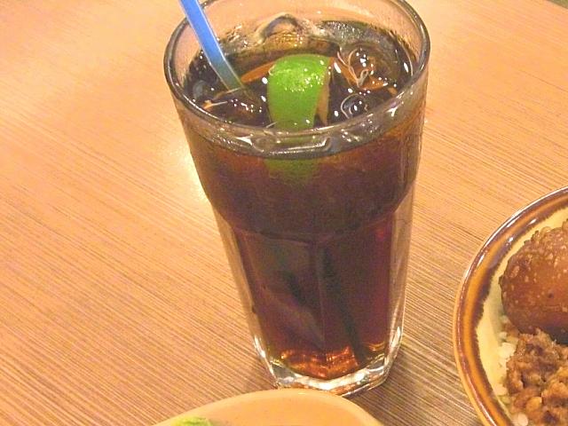 飲み物のチョイスが少ないのが残念　これはアイスレモンティ