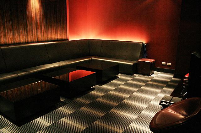 カラオケボックス