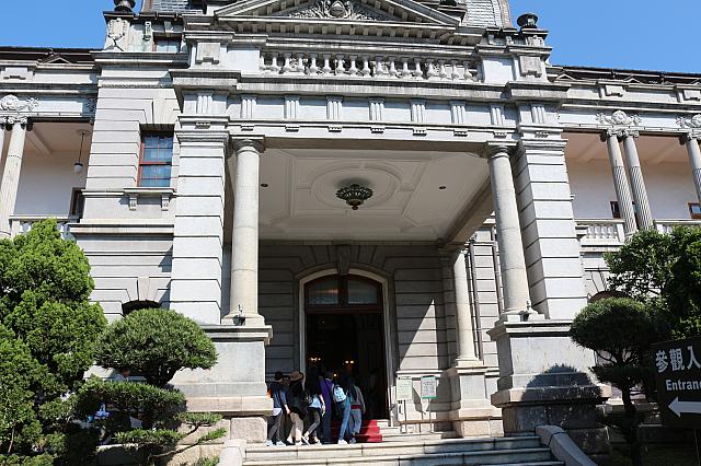 入口ではパンフレットを配っています