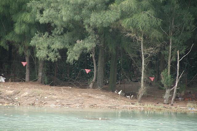 赤い三角は今でも地雷がある場所
