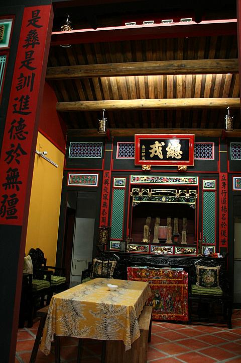 民宿内には、家主の先祖も祭られていました