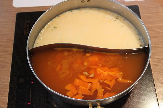 奥がチーズ鍋、手前がカボチャ鍋
