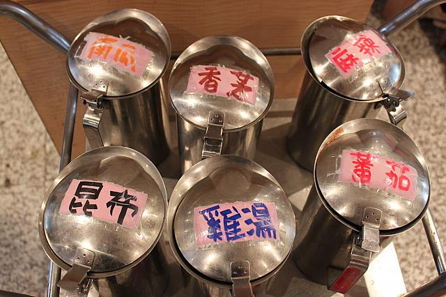 スープが足りなければ足せます！店員さんにお願いすることもできますよっ！ 