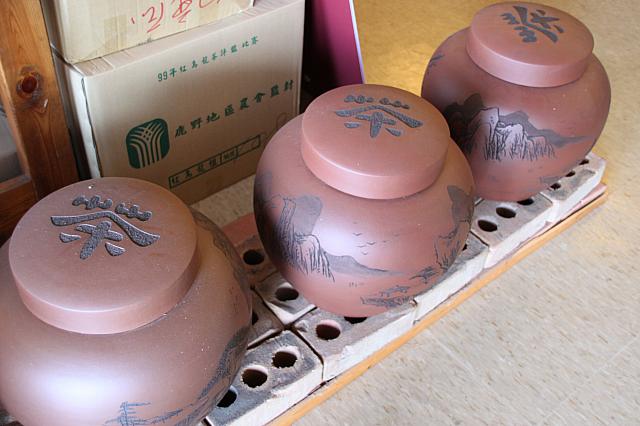 かなり大きな茶壺です