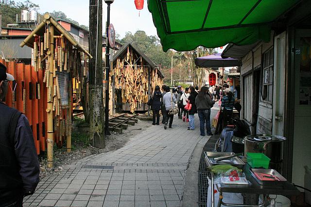 元来た道を駅の方へ戻ります