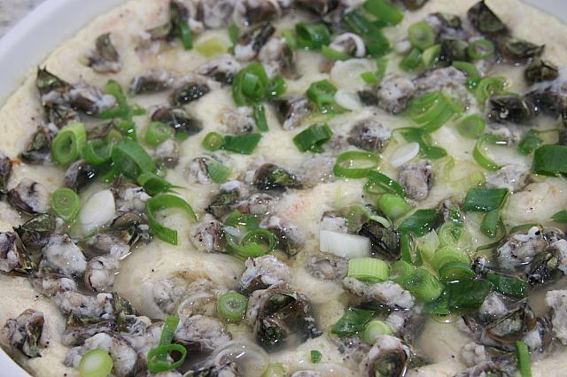 【藤壺蒸蛋】東北地方などで昔から食用とされているフジツボ。ナビは初めて見ました。日本の茶碗蒸しのようにして食べます。殻があって少し食べづらいのですが、あっさりとしていてイケます！