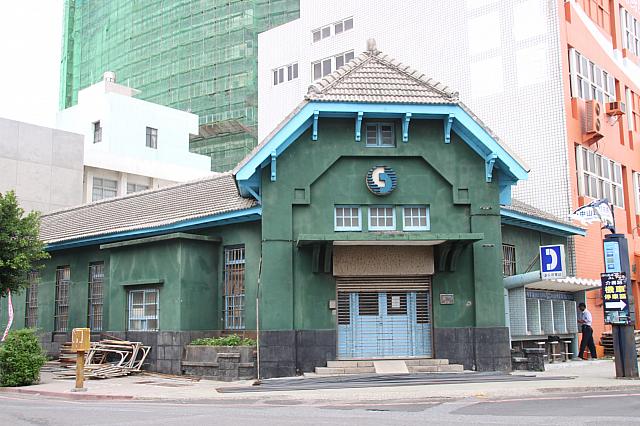 台湾の郵便局は緑ですから…