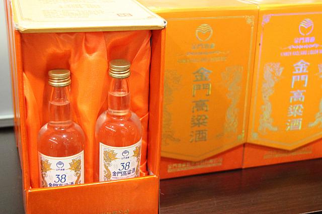 38度の高粱酒、58度は冷凍庫で保管しますが、これは凍るのでダメ