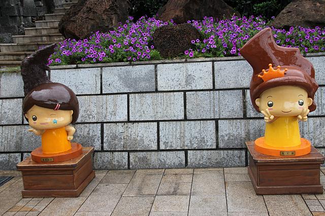 （左）マリンバード岩（右）女王の頭