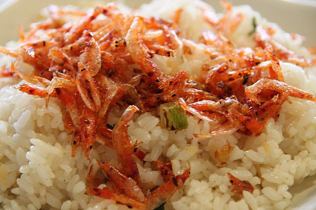 ガーリッキーな桜海老チャーハン。東港の名物です