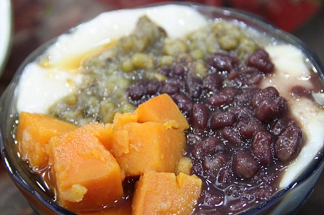 綜合豆花（35元）3種類トッピングを選べます