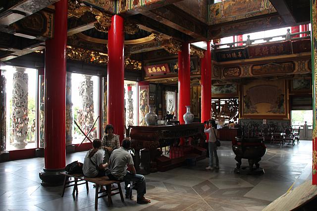 中は広々としています