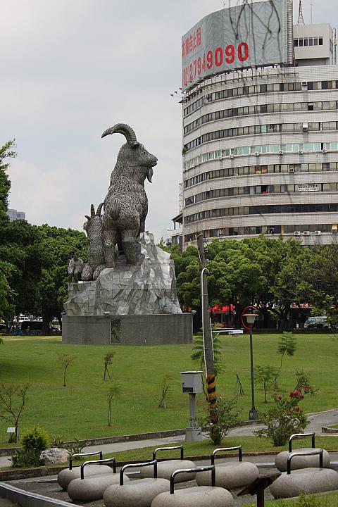 台湾の過去と現在が交錯する台中公園
