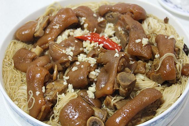 豬腳麵線