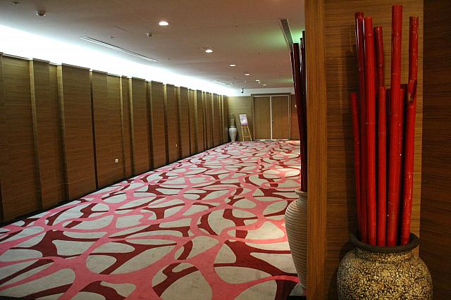 宴会ホールもB1F
