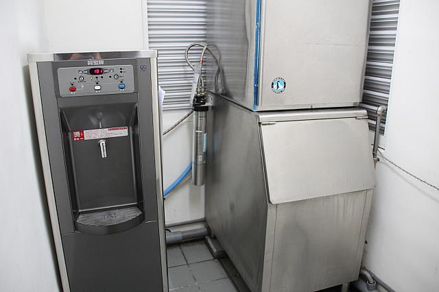 茶水ルーム（2Fと3F）氷や飲料水が必要な時は、こちらへどうぞ