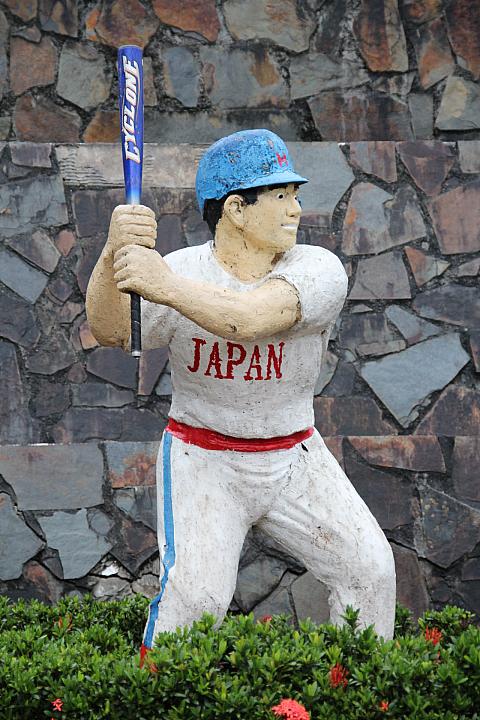よく見ると、男の子の胸にはJAPANという文字が！