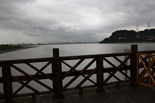 桟橋から眺める河もいいですねぇ