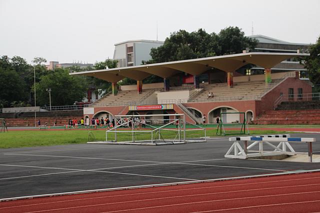 隣は成功大学