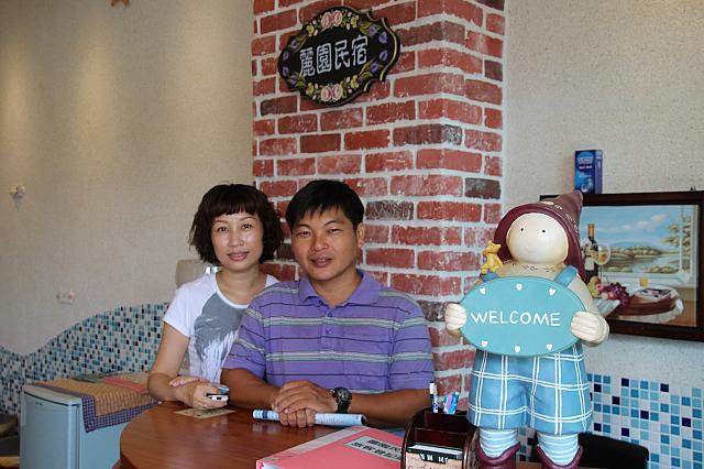 オーナー夫妻（左が劉さん、右が羅さん）
