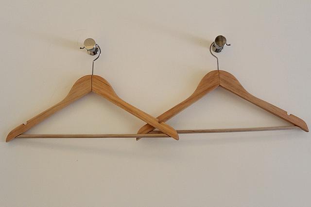 クローゼットのかわりにハンガー