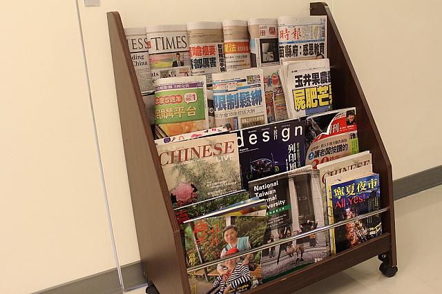 新聞や雑誌も置いてあります