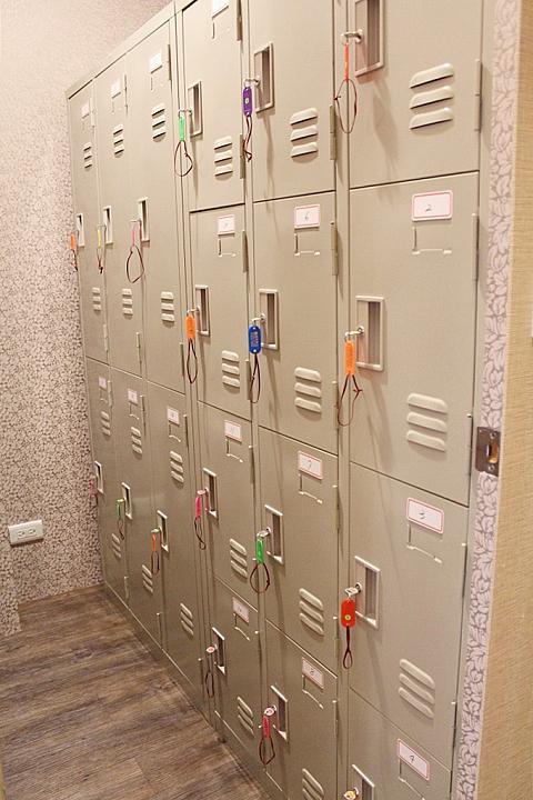 貴重品はロッカーへ