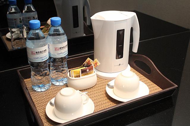 お茶とコーヒーのセット