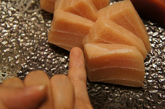 小指の第一関節の厚さ！