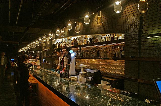 こんなにもおしゃれなお店で牛肉麺？？