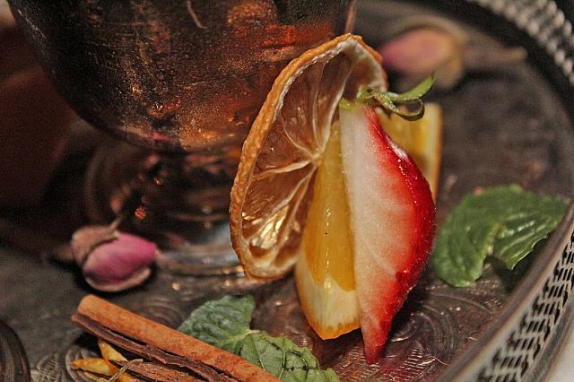 ドライフルーツだけじゃなく、イチゴやミントもかざりつけしてあります♪