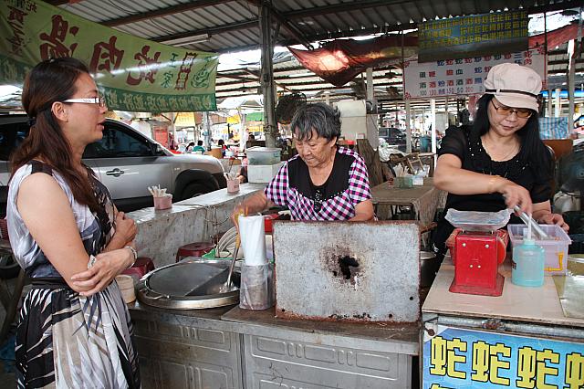 お客さんは女性も多し