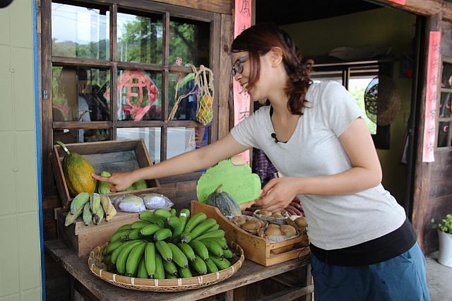 ご近所さんのお野菜を売る時の生き生きした様子から、本当にここの人たちが好きなんだなぁというのが伝わってきます