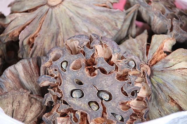 「善化牛墟」のマーケットで見かけた蓮のお茶