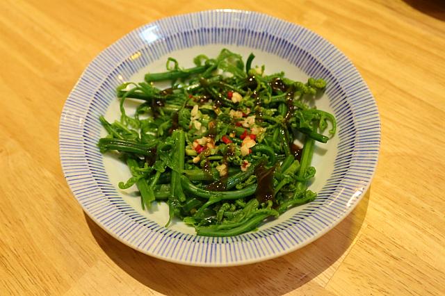 近所のおばちゃんが植えている旬の野菜を使用しているので、とても新鮮！