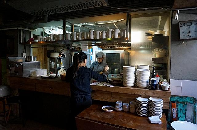 こちらは料理用のキッチン
