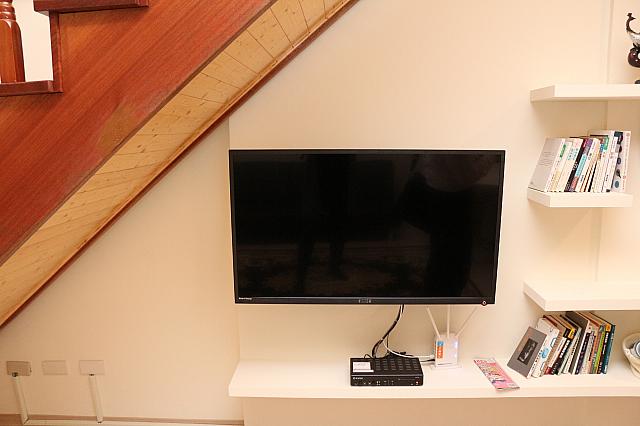 部屋はWifiフリー、電話もあります、TVはMODチャンネルなので、日本語はありません