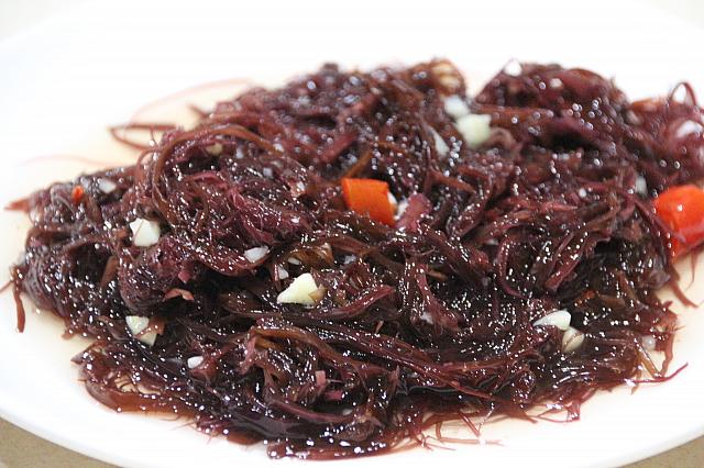 甘酸っぱく和えられた海草類、磯の香りがプンプンしました