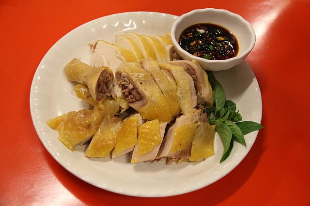 地鶏は歯ごたえ抜群