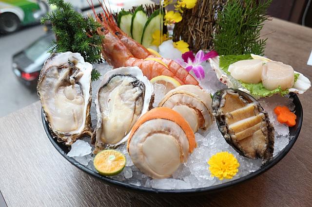 豪華海鮮5品（アルゼンチン赤エビ、生ガキ、ホタテ、ホタテの貝柱、アワビ）