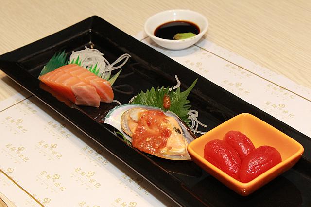 海鮮總匯盛合盤　鮭が分厚くておいしーい！キレイに盛りつけられているのも◎