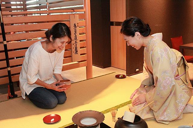 日本人なのにぎこちないナビ