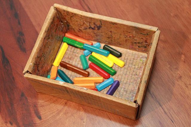 壁に落書きするクレヨンもたくさんあります