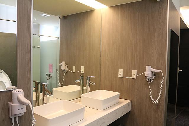 洗面台も共有です