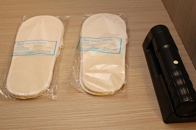 使い捨てスリッパ